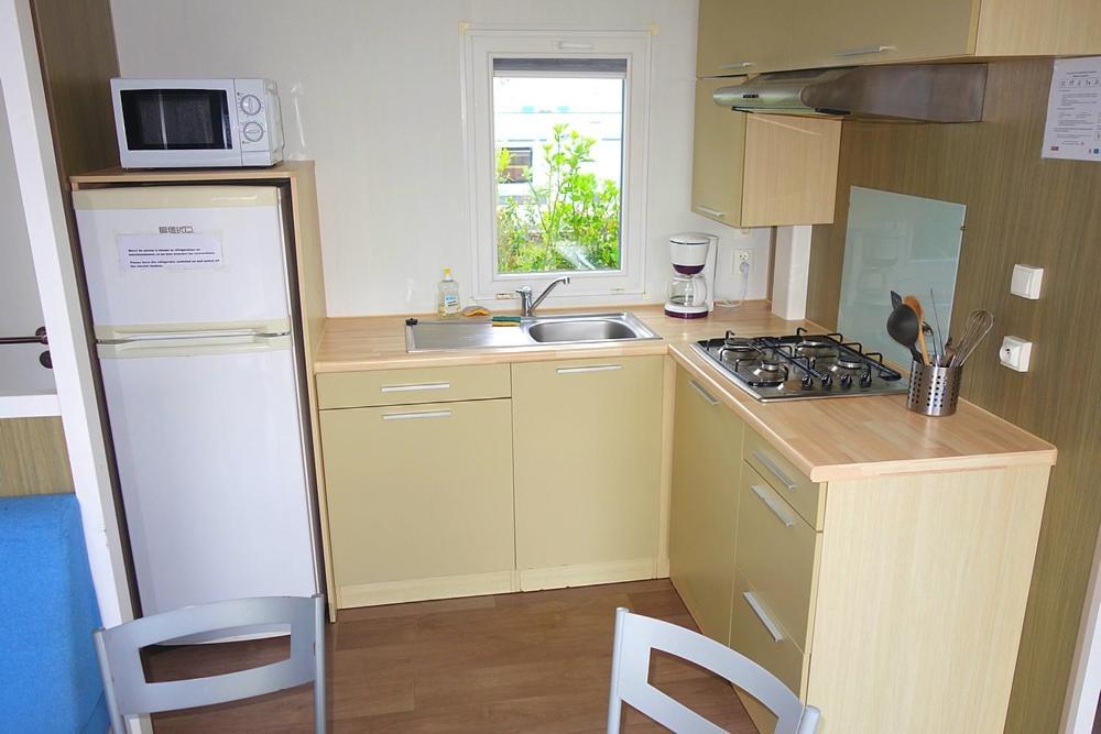 Camping De La Cote Des Legendes 布里尼奥冈普拉格 客房 照片